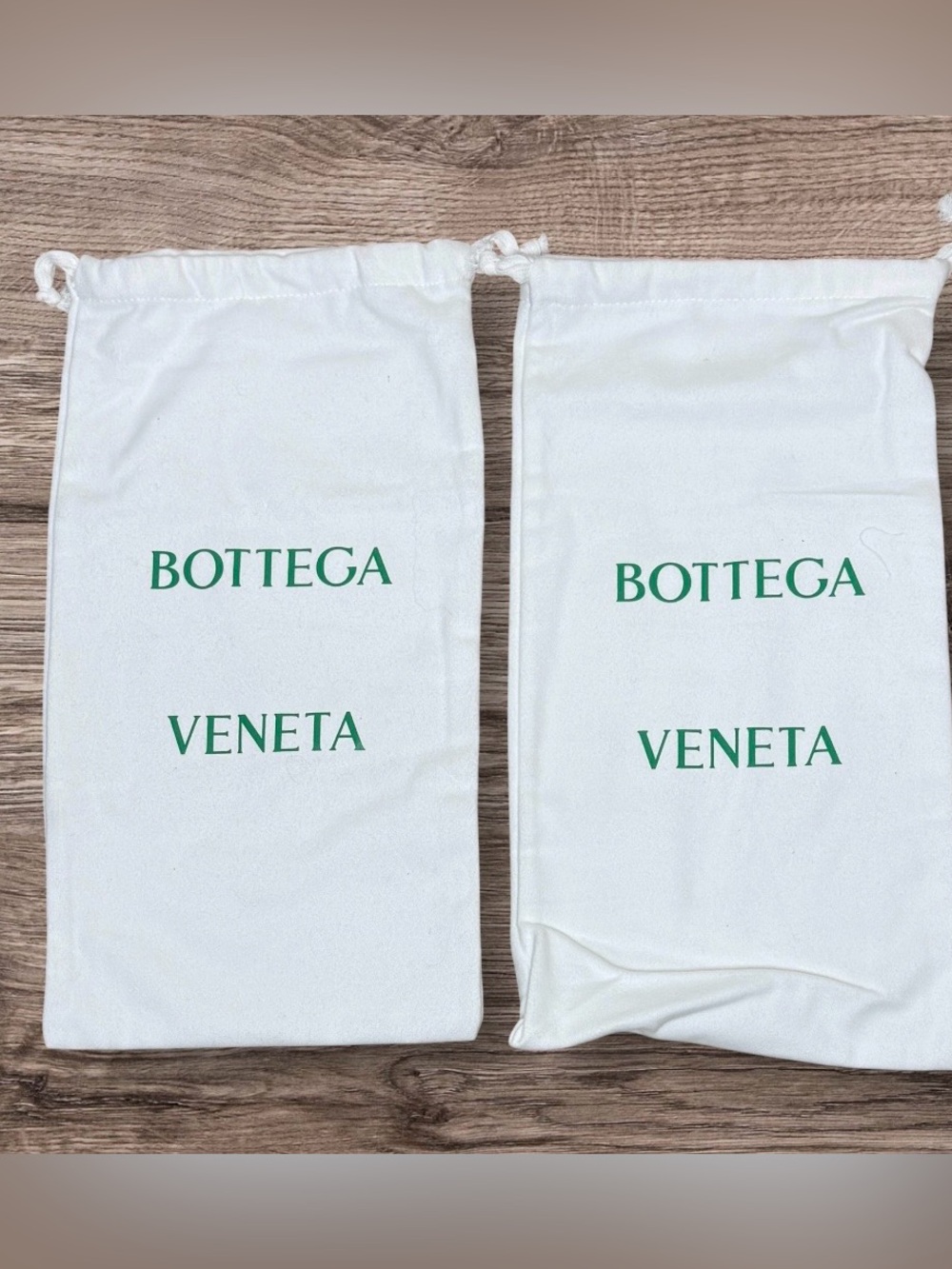 Bottega Veneta Authentic White
Drawstring Dust Bags Set of 2 Shoe Storage Bags